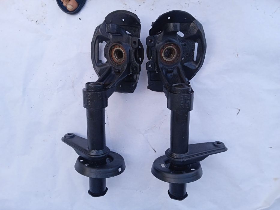 Поворотний кулак део нексія