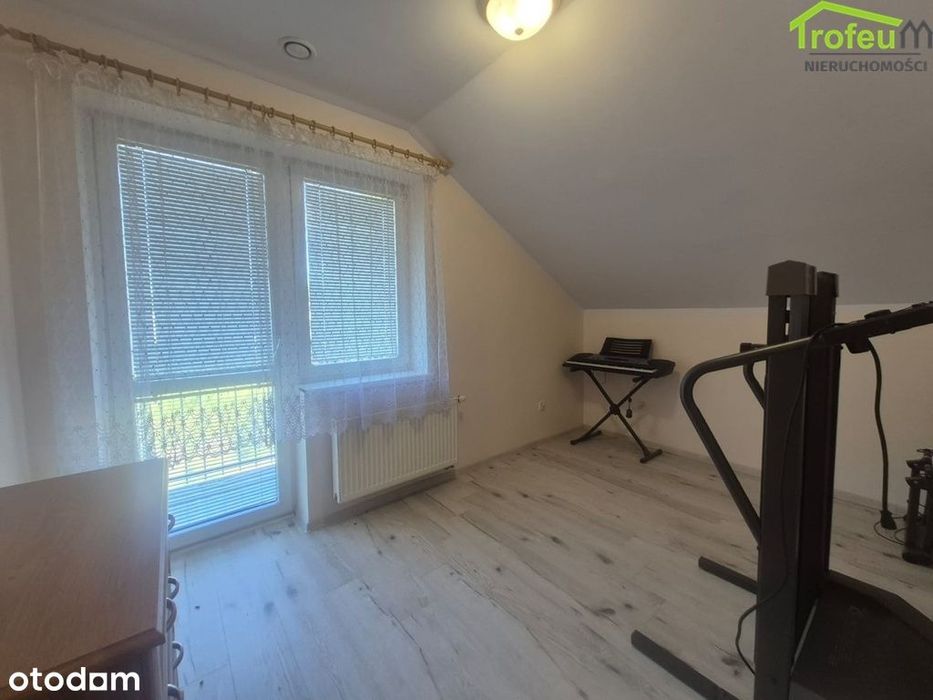 Komfortowy dom z dużym tarasem i 2 garażami