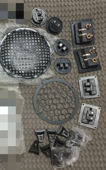 Розпродаж аудіо фурнітури