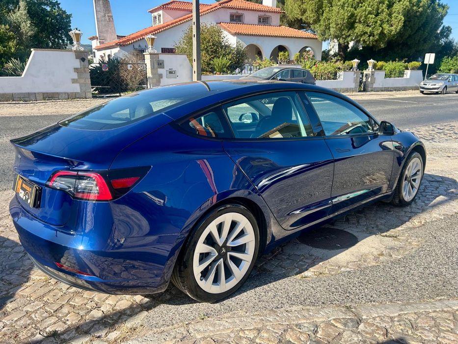Tesla Model 3 –  2023 -  33700 km