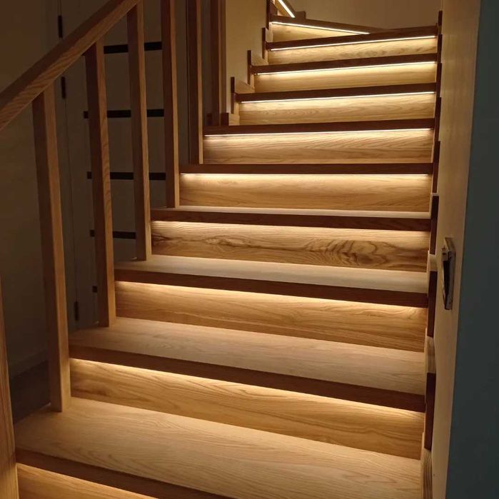 Ступени из массива ясеня