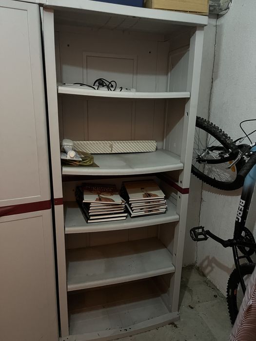 Armário alto em PVC