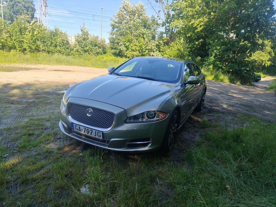 Jaguar XJ