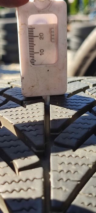 235/45R18 4szt. Opony zimowe Kumho winter Craft WP52 2023 rok