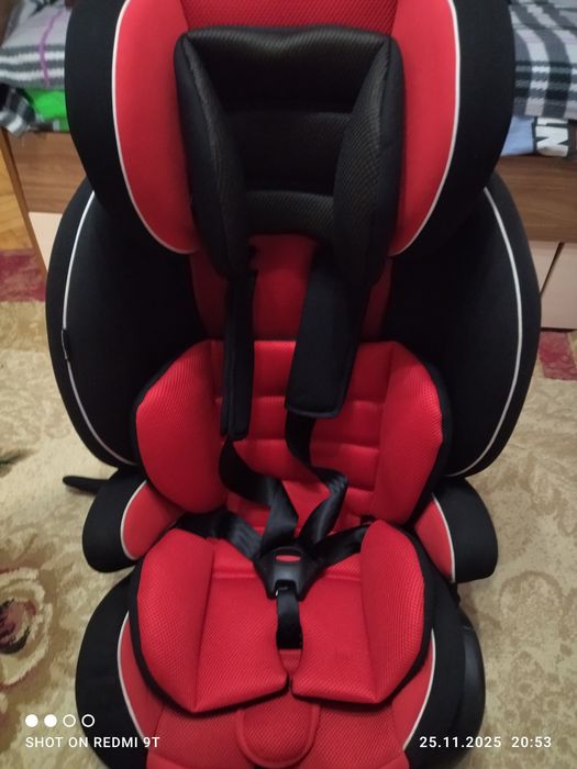 Автокрісла, сидіння для дитини автомобільне