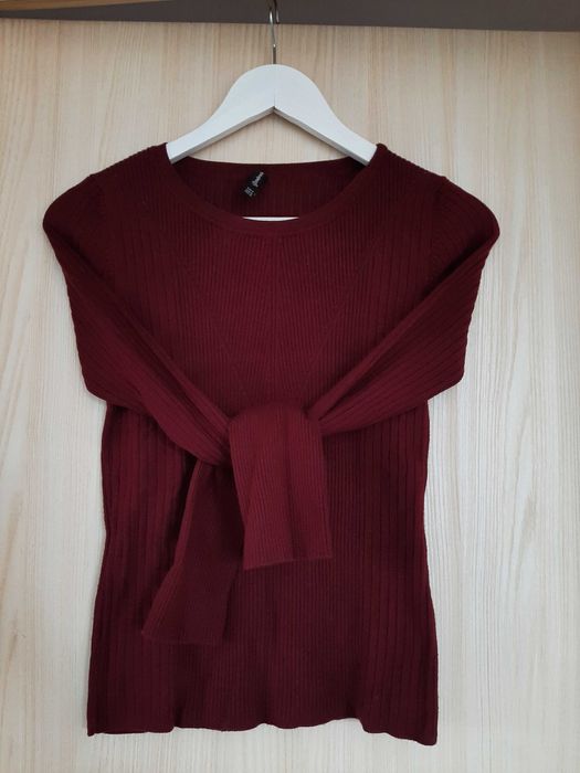 Bordowy sweterek Stradivarius r. S