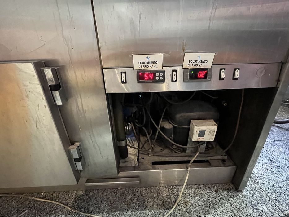 Vitrine refrigerada  udada 600€ negociavel