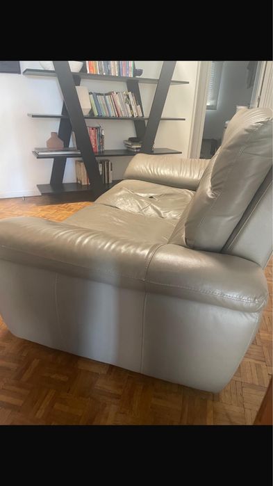 2 Sofas em pele marca Chateaux d’ax