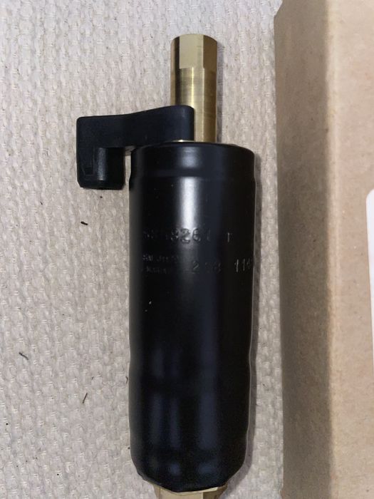 Bomba de combustível Volvo Penta 3858261 (nova)