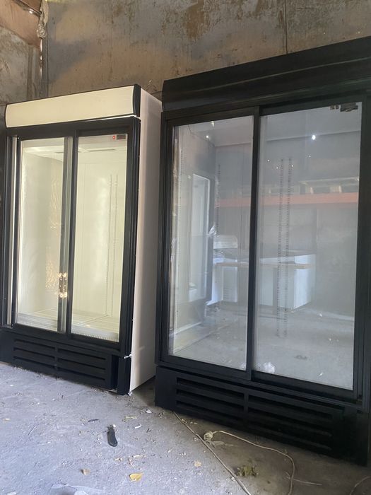 Двухдверный холодильный шкаф витрина. Барный. Регал. Ларь