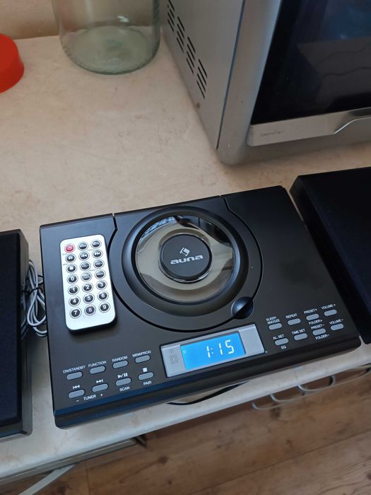 Wieża stereo marki Auna czarna