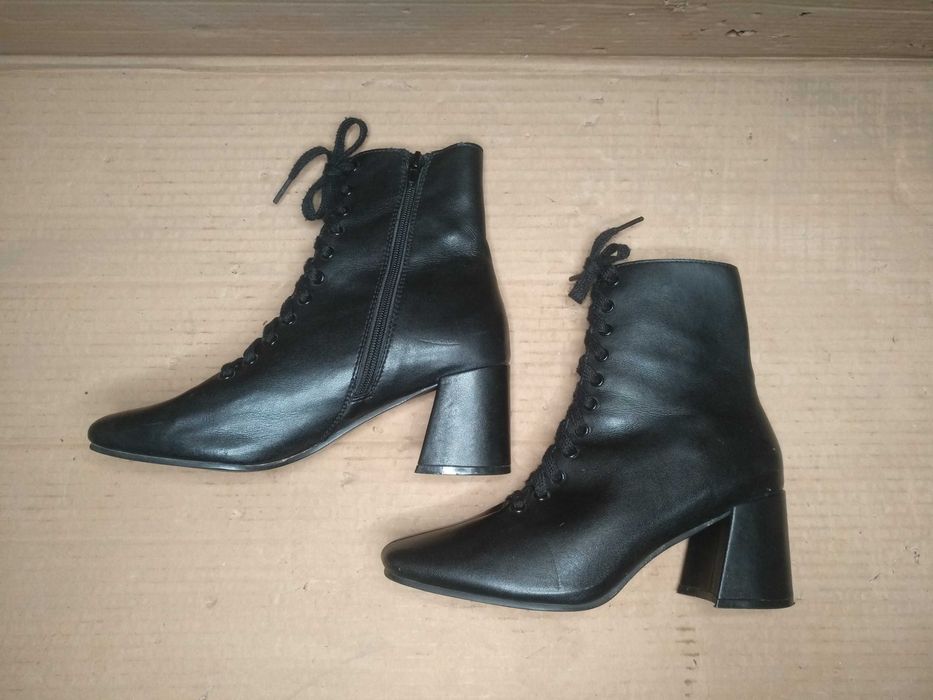 Ботильйони Sinsay чорні р. 38