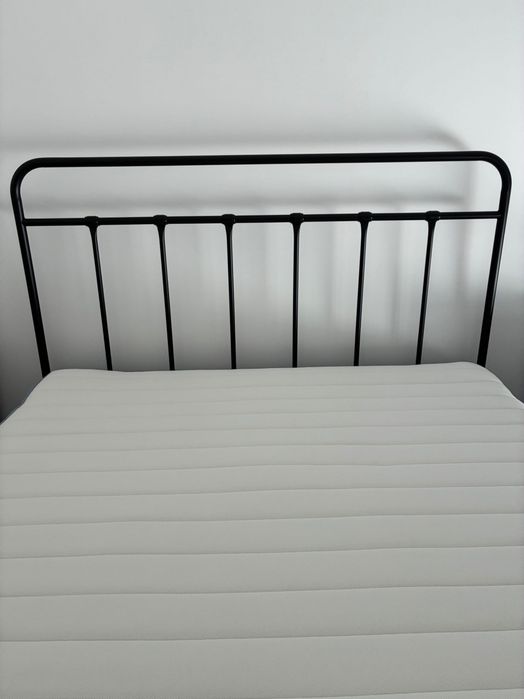 Estrutura de Cama + Colchão, Novos Ikea