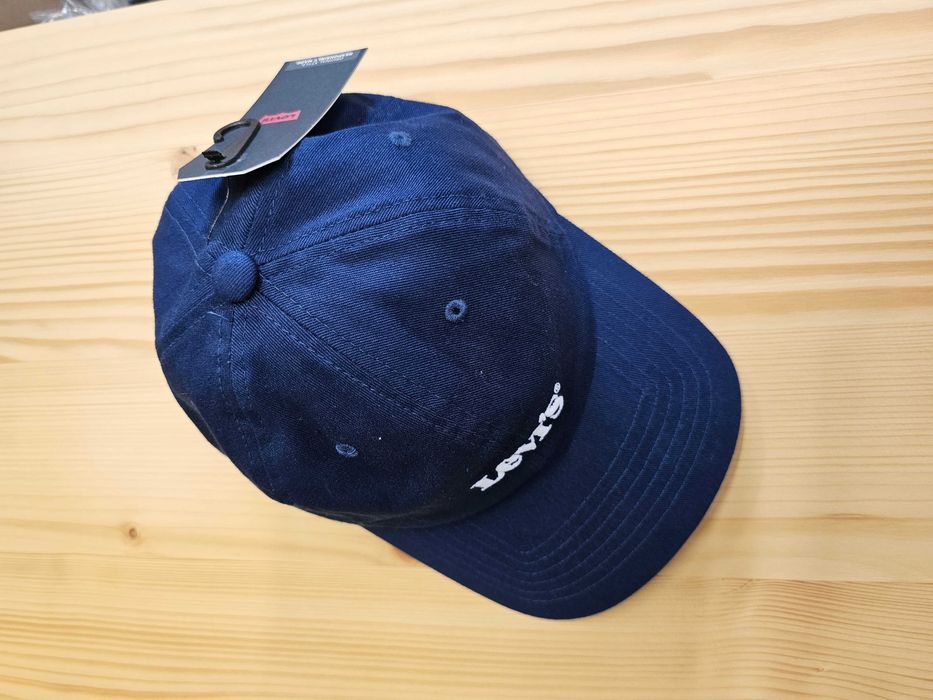 Czapka z daszkiem Levi's haftowane logo kolor granatowy baseball cap