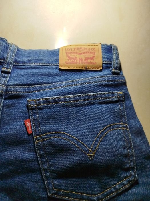 Spodnie Levis dziewczęce rozmiar 152 nowe bez metki