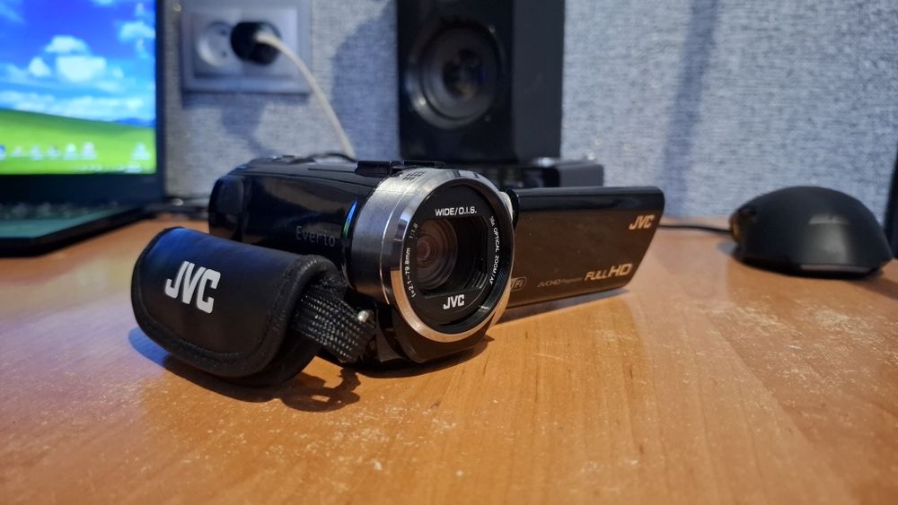 Видеокамера JVC GZ-EX515BE