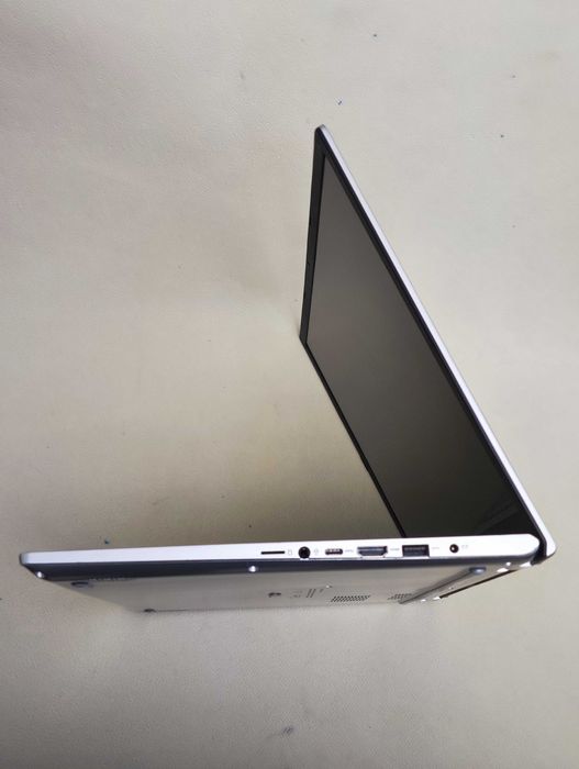 Ноутбук Asus Vivobook S712J 17.3" IPS Core i5-1035G1/DDR4 8Gb/256SSD