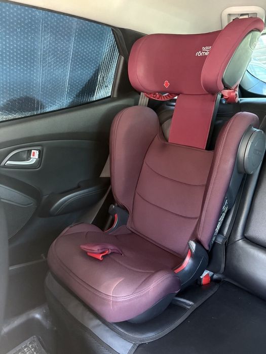 Автокрісло Britax-Romer Kidfix III M +захисний килимок в авто