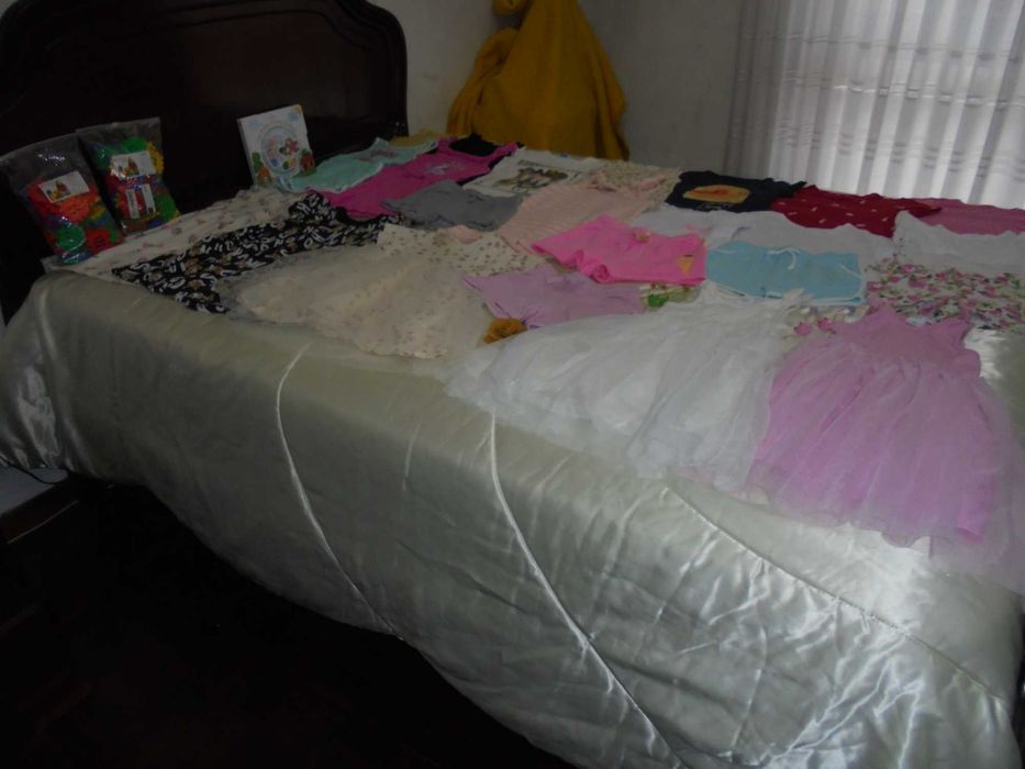 lote de roupa de menina a contorção