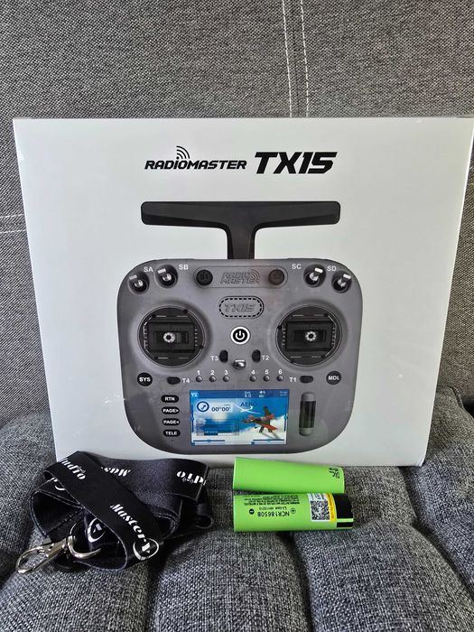 Radiomaster TX15 Жовтий ELRS 2.4ГГц/900МГц Новий Акуми Кейс FCC FPV