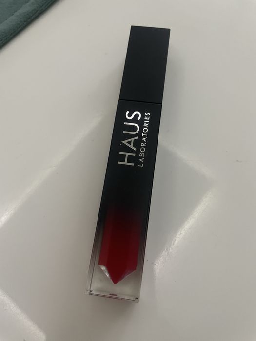 Pomadka płynna do ust Haus Laboratories