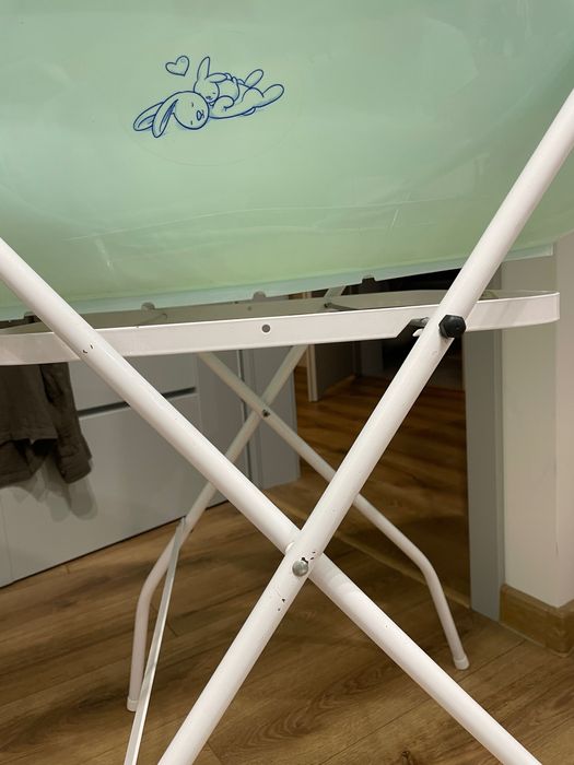 Wanienka niemowlęca ze stelażem