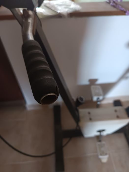 Bicicleta de ginástica  têm pedais não e elétrico