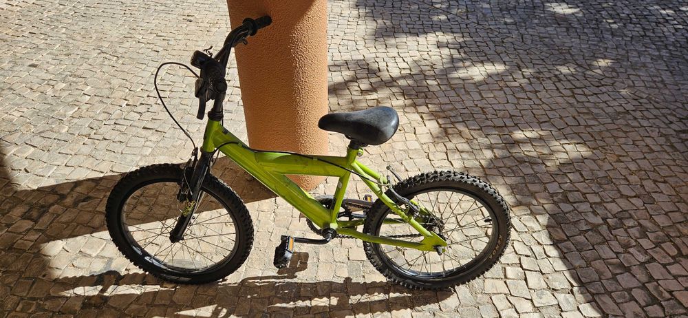 3 Bicicletas de criança