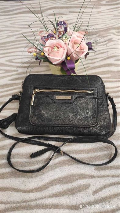 Шкіряна сумка через плече з китицями WITTCHEN