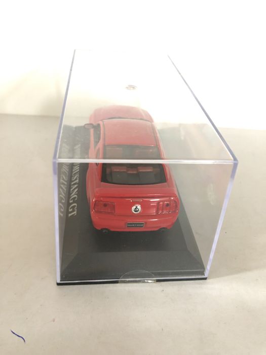 Ford Mustang GT escala 1:43