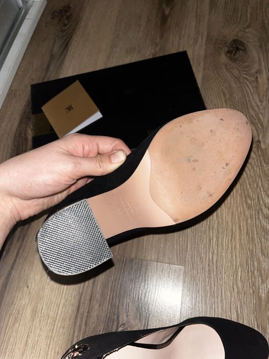 Жіноче взуття замша бренд.