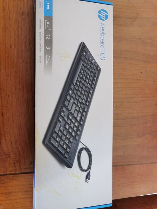 TEAC Vertical Speaker Pair, Wired Keyboard, HP Mouse, CD Case64729616187393123