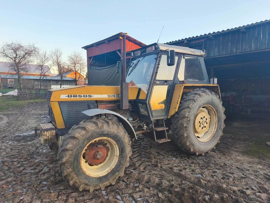 Sprzedam Ursusa 1224 w oryginale zadbany.