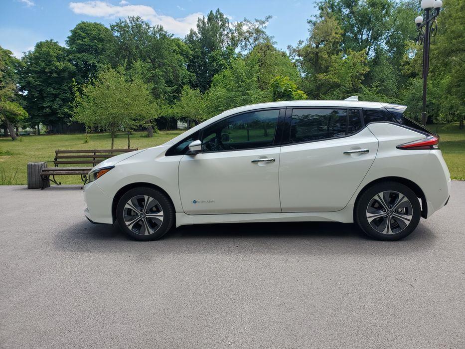 Nissan Leaf SL 62kwh