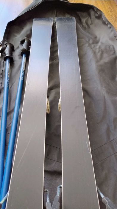 Komplet narciarski- narty, buty, kijki, kask, pokrowiec