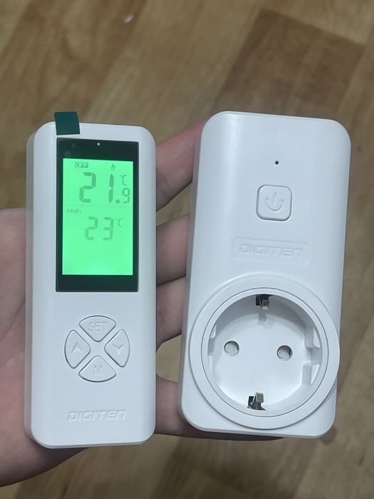 Термостат в розетку з пультом