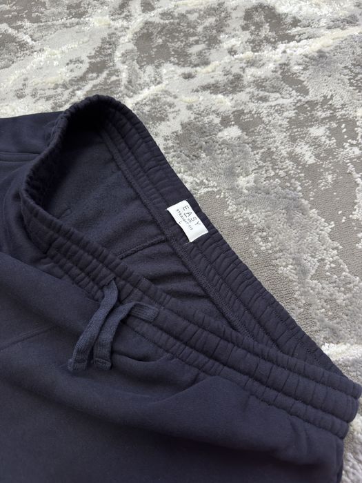 Базові штани Easy Straight Fit темно-сині, прямого крою sweat pants