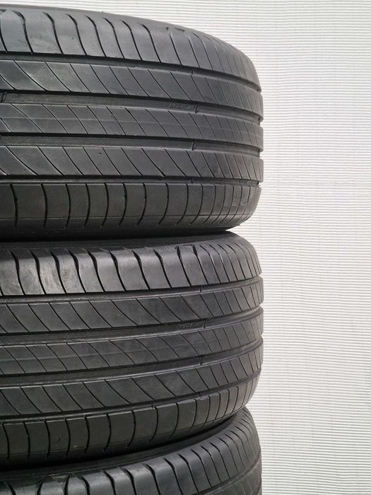 4 Pneus 215/60R17 MICHELIN Semi Novos
