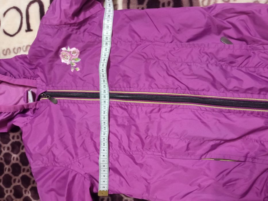 Вітрова на дівчинку