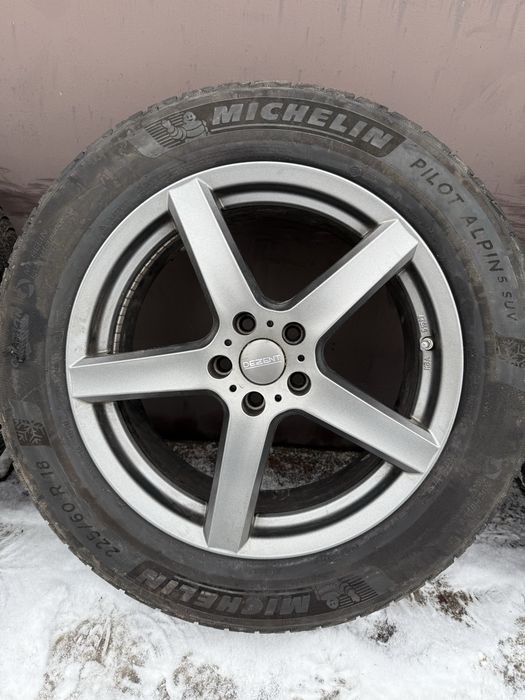 Komplet kół zimowych 5x108 Ford Volvo 225/60/18 Michelin