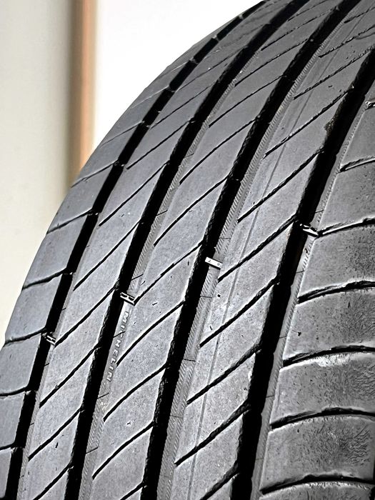 Pneus Michelin e-Primacy - 235/45/18 - Excelentes