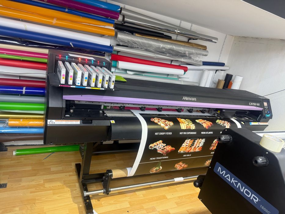 Mimaki CJV150-160 - Plotter de impressão e corte A trabalhar todos os dias