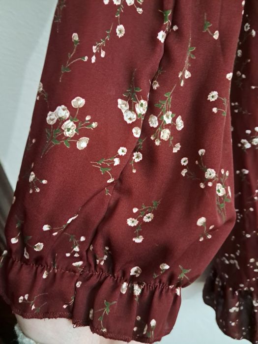 Vestido cor de vinho tinto