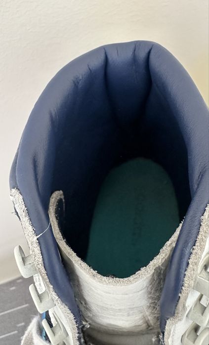 Ботінки adidas оригінал,шкіра р.38