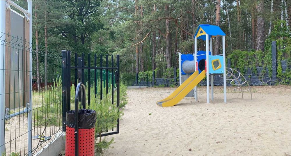 Pole Namiotowe, Camping