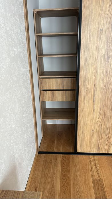 Szafa przesuwna jak nowa