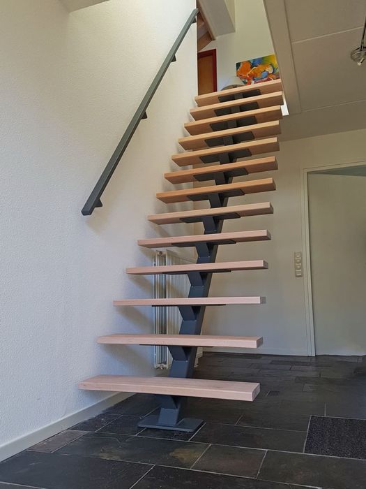 Schody na belce centralnej /jednobelkowe/Produkcja + montaż!