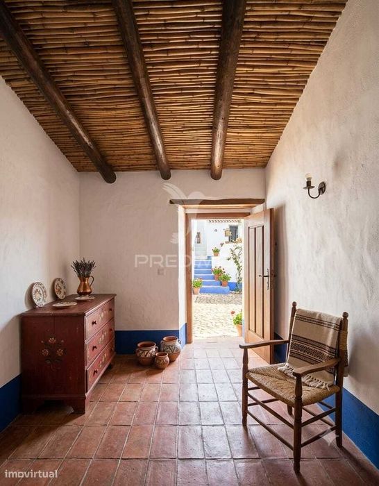 Oportunidade de Restauro: Ruína Tradicional no Coração do Alentejo...