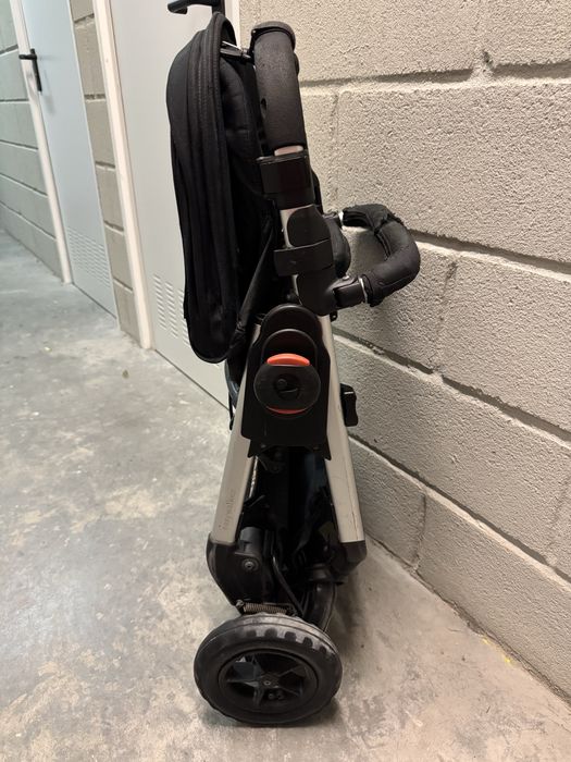 Carrinho de bebe Easywalker June c/ mts extras