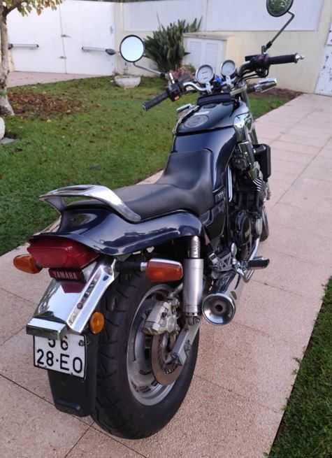 Yamaha FZX 750 azul, 95 Cv